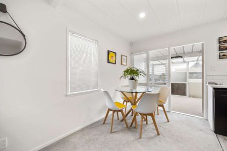 52O Pilkington Road, Panmure, Auckland - Photo 2