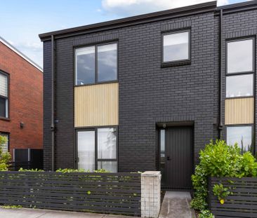 Modern Living - Unbeatable Location - Photo 2