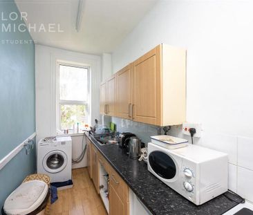 4 bedroom terraced house to rent - Photo 6