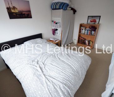 2 Bedroom Mid Terraced House for rent in Consort View - Photo 1