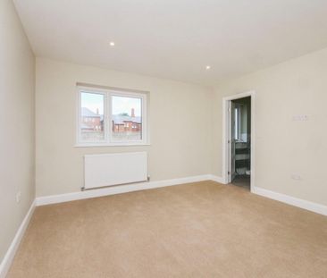 4 bedroom House To Let Total Size: 2183 SQ FT - Photo 4