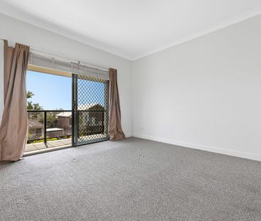 Spacious 3 Bedroom Duplex - Photo 4