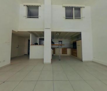 Location Appartement 4 pièces 104m² LYON 6ème - Photo 2