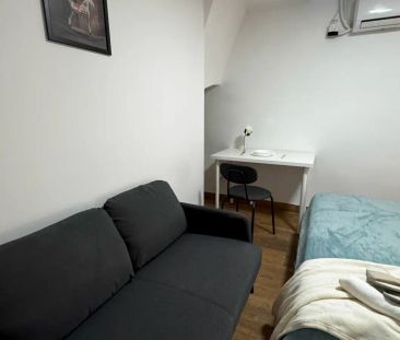 Room in a shared 4-bedroom apartment for rent in Zofío - Photo 3