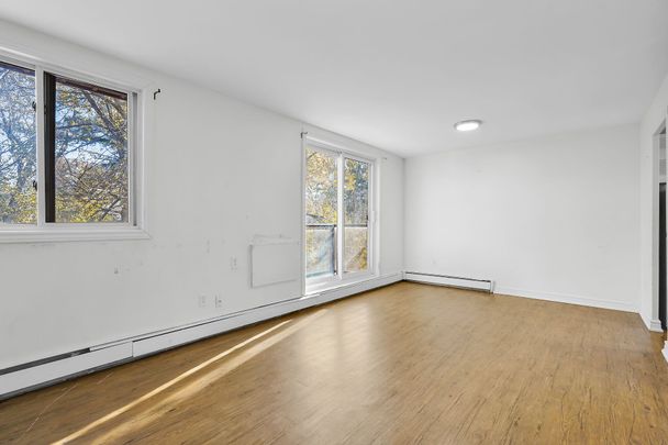 For Lease - 294 Saulsbury Street Unit# 301, Strathroy-Caradoc, Ontario - Photo 1