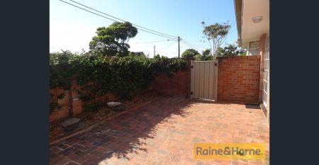 LOCATION LOCATION LOCATION - BETWEEN THE SHOPS AND BEACH - Photo 3