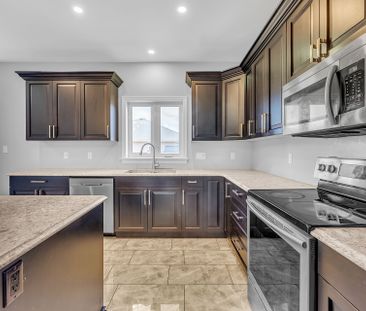 For Lease - 15 Bevan Drive, Belleville, Ontario - Photo 2