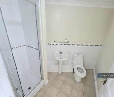 3 bedroom terraced house to rent - Photo 2