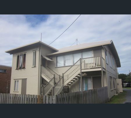 4 Stevenson Street, South Mackay, Qld 4740 - Photo 2