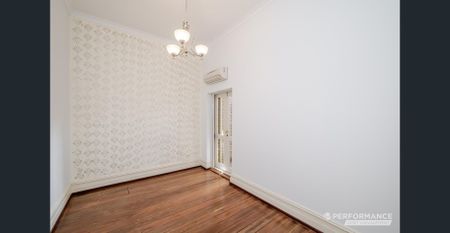 Character-Filled Fremantle Living with Unmatched Views - Photo 5