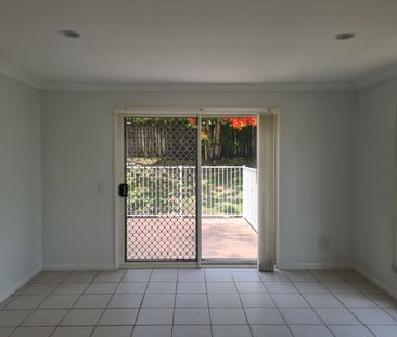 SPACIOUS FOUR BEDROOM FAMILY HOME LOCATED IN THE PRESTIGE 'SOMERSET... - Photo 5