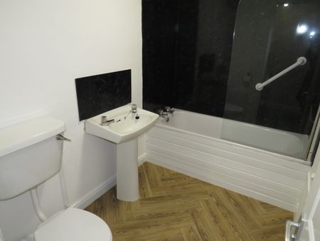 Lilly Street, Sowerby Bridge - Photo 5