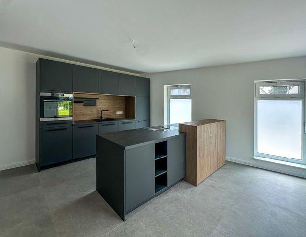 NEU: luxuriöse, bezugsfertige Doppelhaushälfte im beliebten Radebeul-Altkötzschenbroda - Foto 1