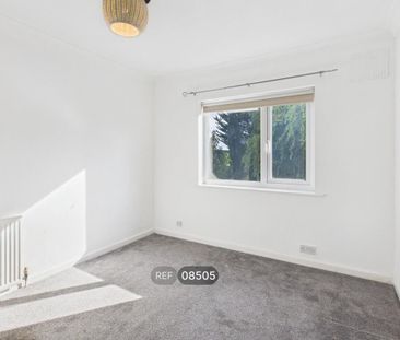 3 bedroom semi-detached house to rent - Photo 6