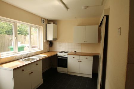 2 bedroom terraced house to rent - Photo 4