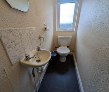 4 bedroom semi-detached house to rent - Photo 4