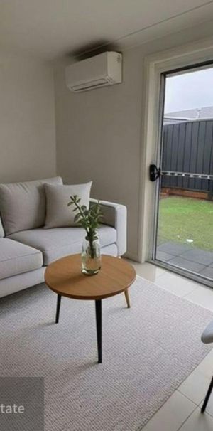 COZY FAMILY HOME IN CONVENIENT LOCATION! - Photo 1