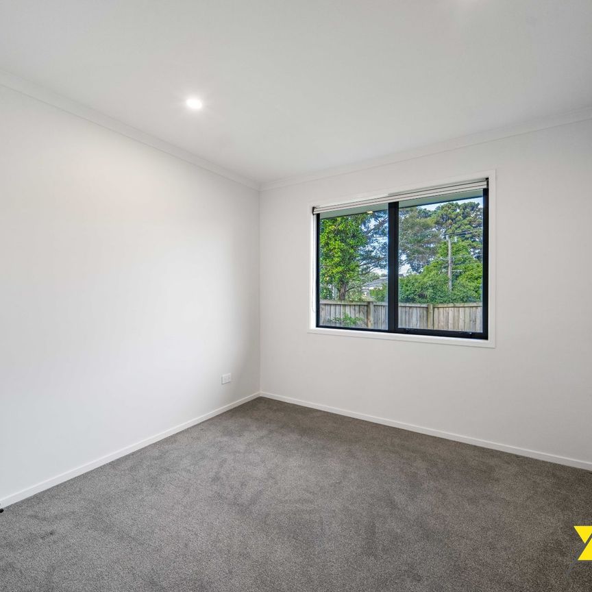 Comfort and Convenience Near Titirangi Village - Photo 1