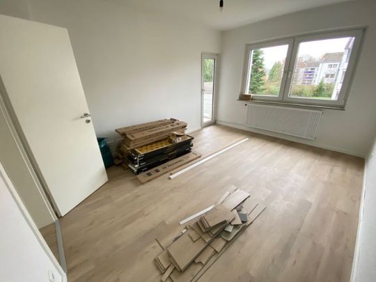 ruhige Sackgasse, schönes Arbeitszimmer, zwei Balkone - Photo 1