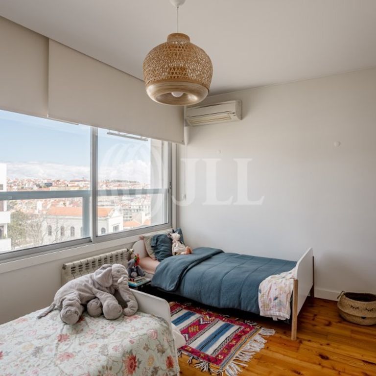 3 bedroom luxury Flat for rent in Lapa, Lisbon - Photo 1