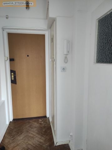 Wysoka i jasna kawalerka w okolicy Placu Zbawiciela - Photo 5