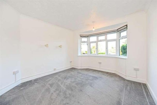 Outerwyke Road, Felpham, PO22 - Photo 1