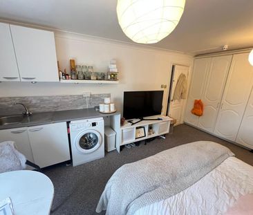 Studio Flat, Mountington Park Close, HA3 - Photo 3