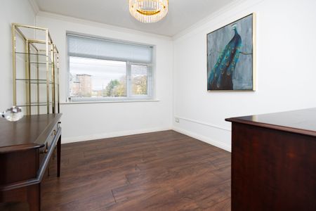 3 bed apartment to rent in Cedar Manor, 19-21 Poole Road , BH4 - Photo 3