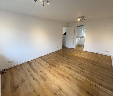 Mulberry Close, Broxbourne - Photo 1