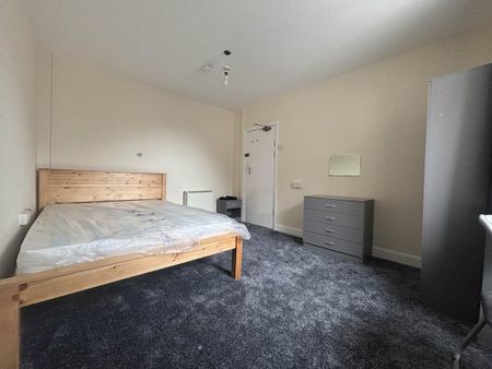 6 bedroom house to rent - Photo 2