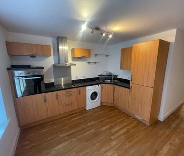 Flat to rent on - Photo 2