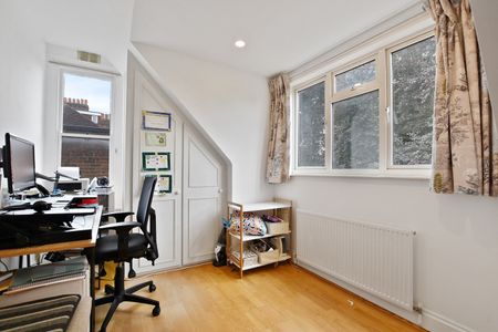 3 Bed Flat, Barrowgate Road, W4 - Photo 4