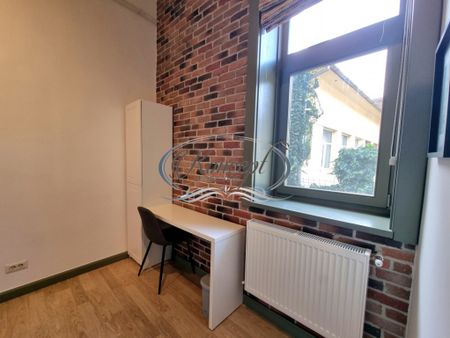 Apartament in cladire istorica in zona Central Shopping Cent - Photo 2