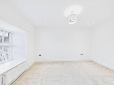 3 bedroom detached house to rent - Photo 3