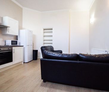 Apt 4-5, 12a Clarendon Road - Photo 5