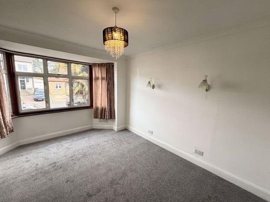 4 bedroom semi-detached house to rent - Photo 1