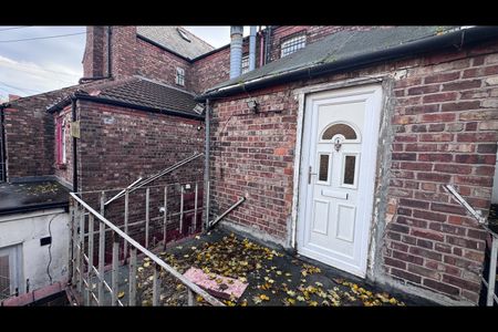 3 Bed Flat, Smithdown Road, L15 - Photo 2