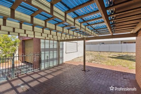 28 Selsey Way, Balga WA 6061 - Photo 2