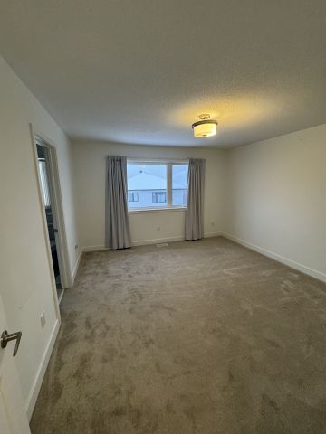 For Lease - 914 Alvarez Lane, Leitrim, Ontario - Photo 5