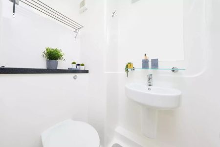 Gold Ensuite - Photo 4