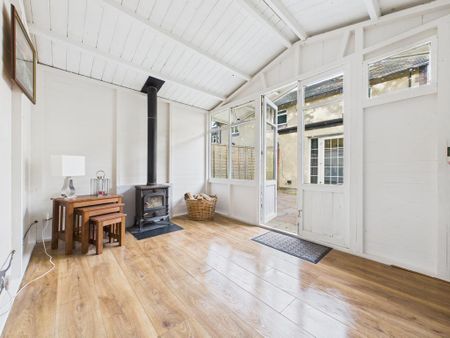 2 bedroom terraced house to rent - Photo 3