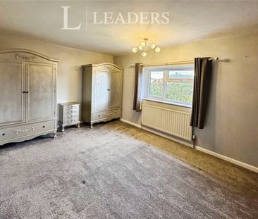 3 bedroom house to rent Bay View Crescent, Little Oakley, CO12 - Photo 5