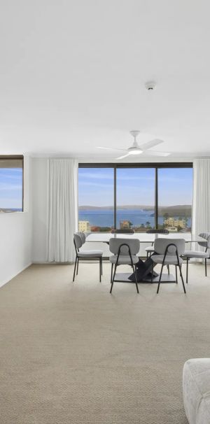 Ocean View and Costal Bliss – Furnished & Flexible Up To 6-Month Lease - Photo 1