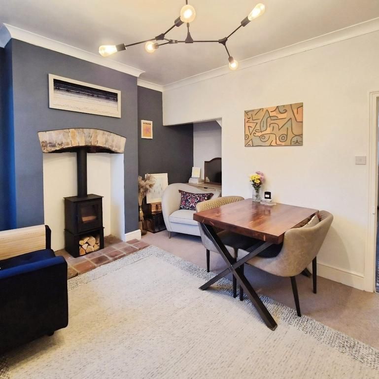 2 bedroom terraced house to rent - Photo 1