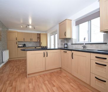 The Rowans, Robin Hood, Wakefield - Photo 1