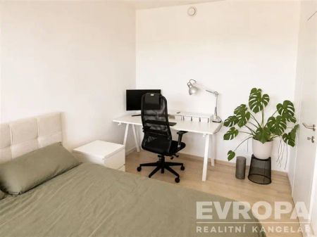 Pronájem moderního bytu 2+kk s lodžií a garážovým stáním – Thera HK, Hradec Králové - Фото 4