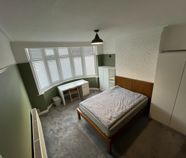 1 bedroom in a house share to rent - Photo 1