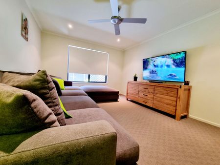 Leafy Family Home with Entertainer's Oasis! - Photo 5