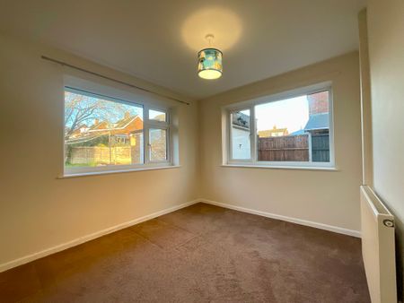 2 bedroom Detached Bungalow to let - Photo 3