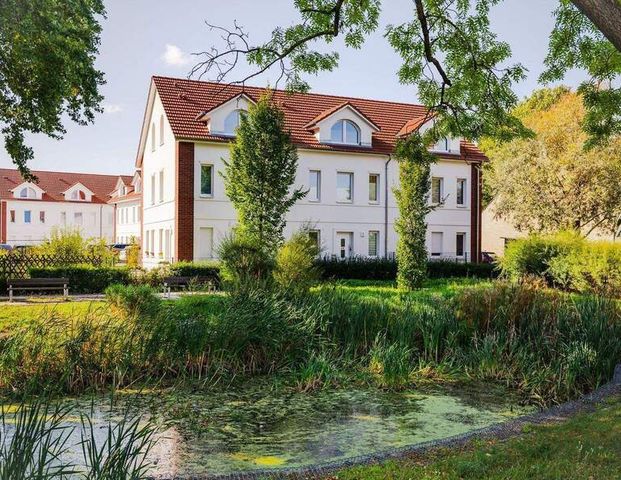 Miete ein neues Reihenhaus im Grünen Berlins mit Einbauküche und Stellplatz - Photo 1